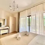 Greek Pride Cronwell Rahoni (adults Only) 5* نيا سكيوني