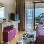 Greek Pride Cronwell Rahoni (adults Only) نيا سكيوني