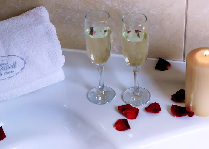 Greek Pride Cronwell Rahoni (adults Only) 5*